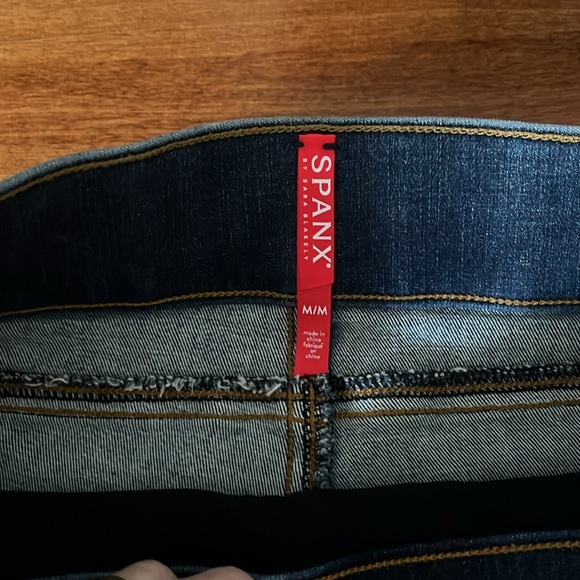 Spanx medium wash distressed size medium jean - Picture 3 of 4